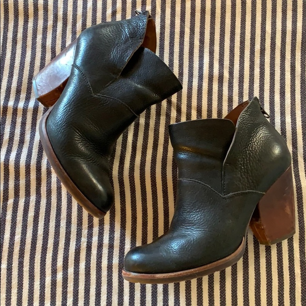 Kork-Ease black leather ankle boots size 9